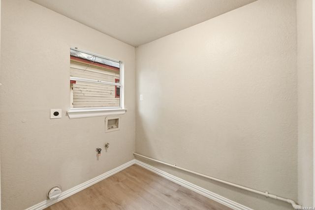 715 W VESTAL PL, San Antonio, TX 78221