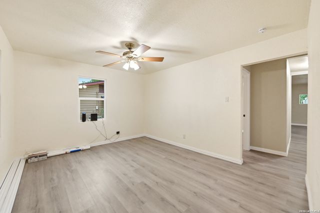 715 W VESTAL PL, San Antonio, TX 78221