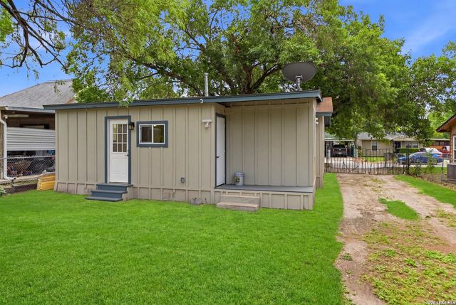 715 W VESTAL PL, San Antonio, TX 78221