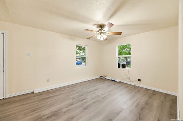 715 W VESTAL PL, San Antonio, TX 78221
