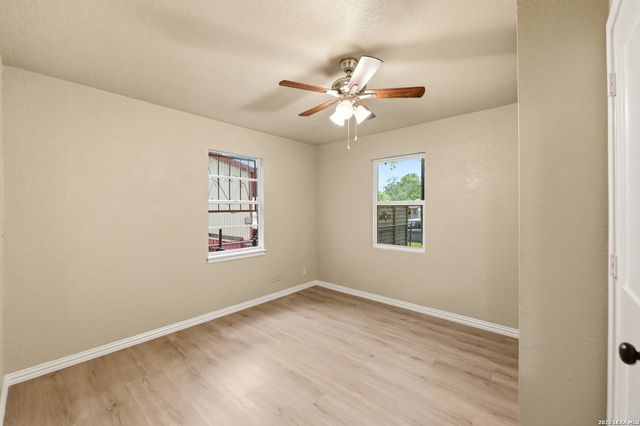715 W VESTAL PL, San Antonio, TX 78221
