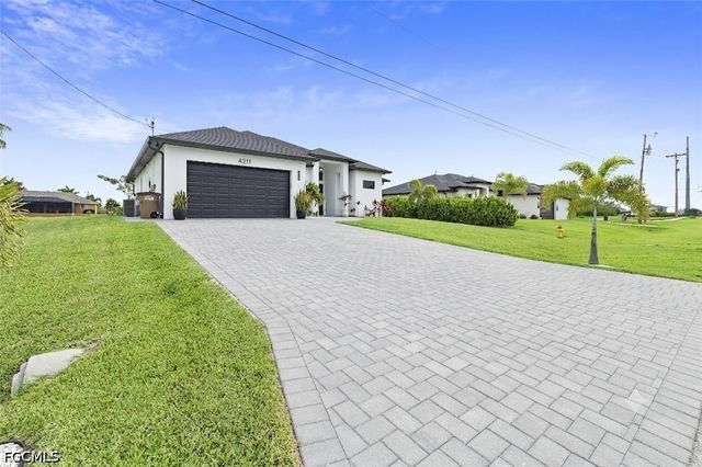 2425 SW 2nd TER, Cape Coral, FL 33991