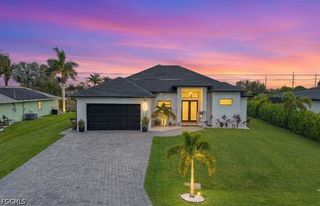 2425 SW 2nd TER, Cape Coral, FL 33991