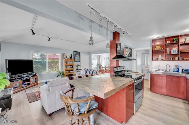 639 Pepper Tree Circle, Henderson, NV 89014