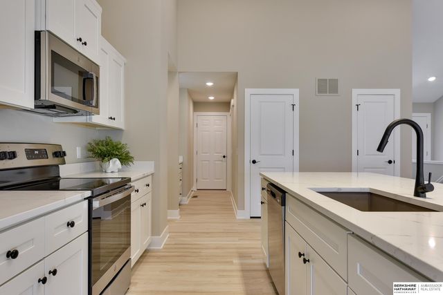 19609 Piney Creek Drive, Elkhorn, NE 68022