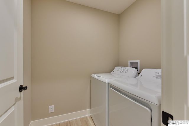 19609 Piney Creek Drive, Elkhorn, NE 68022