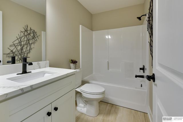 19609 Piney Creek Drive, Elkhorn, NE 68022