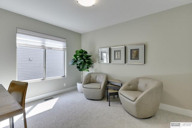 19609 Piney Creek Drive, Elkhorn, NE 68022