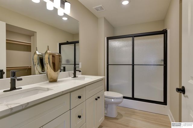 19609 Piney Creek Drive, Elkhorn, NE 68022