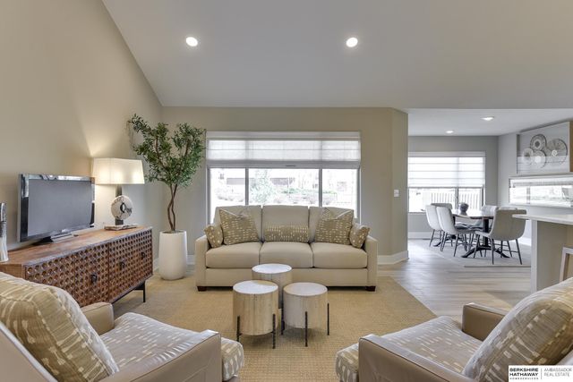 19609 Piney Creek Drive, Elkhorn, NE 68022