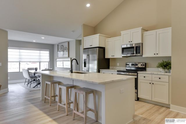 19609 Piney Creek Drive, Elkhorn, NE 68022