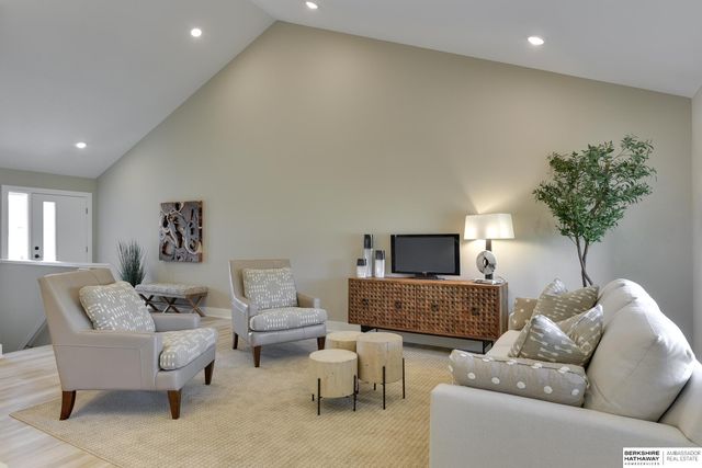 19609 Piney Creek Drive, Elkhorn, NE 68022