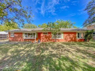 102 Green Meadows Circle, Abilene, TX 79605