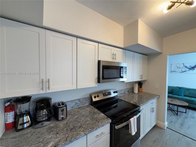 10002 E Bay Harbor Dr 6, Bay Harbor Islands, FL 33154