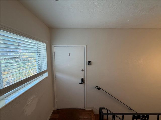 10002 E Bay Harbor Dr 6, Bay Harbor Islands, FL 33154