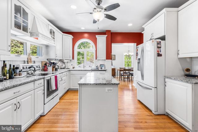 401 N ROLLING RD, Springfield, PA 19064