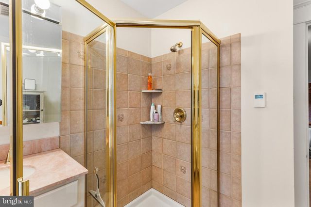 401 N ROLLING RD, Springfield, PA 19064