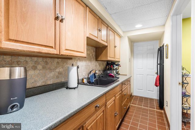 401 N ROLLING RD, Springfield, PA 19064