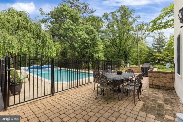 401 N ROLLING RD, Springfield, PA 19064