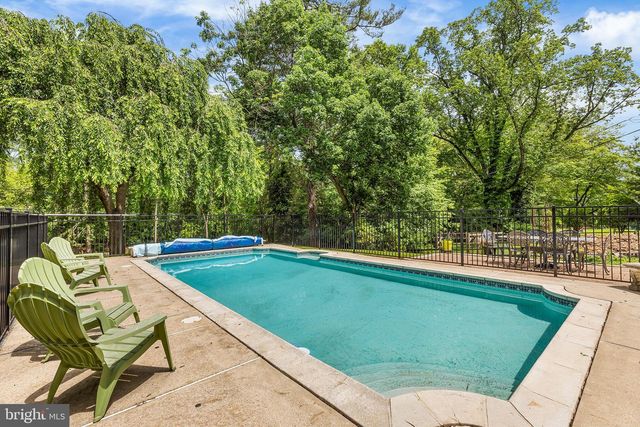 401 N ROLLING RD, Springfield, PA 19064