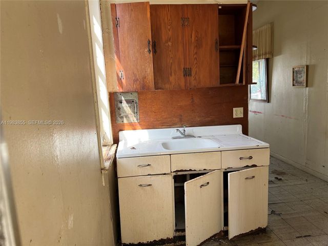 4420 SW 3rd St, Miami, FL 33134