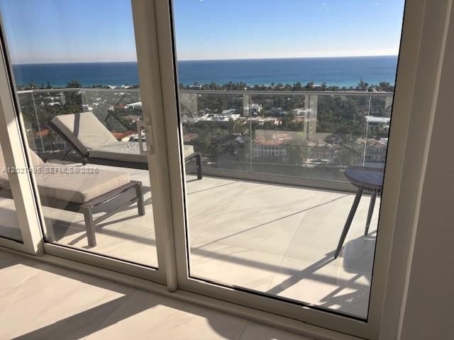 19707 Turnberry Way 23J, Aventura, FL 33180