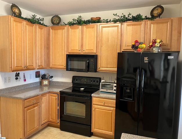 10 Hanging Moss Lane, Greenville, SC 29615