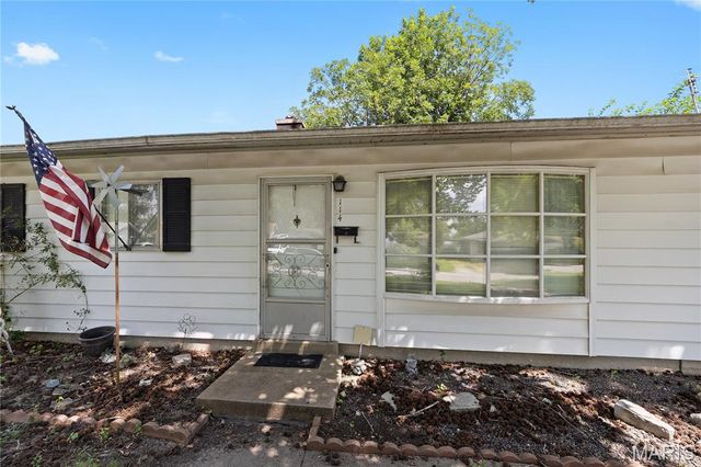 114 Saint James Lane, East St Louis, IL 62206