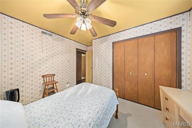 114 Saint James Lane, East St Louis, IL 62206