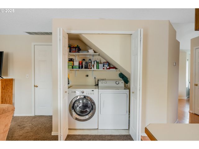 6385 Se JOHNSON St, Hillsboro, OR 97123