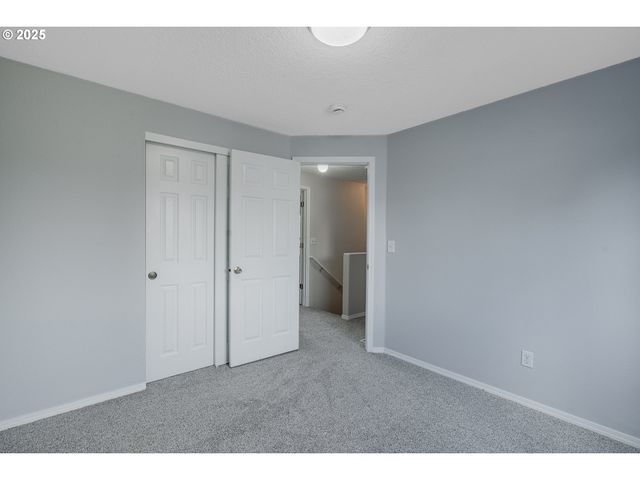 6385 Se JOHNSON St, Hillsboro, OR 97123