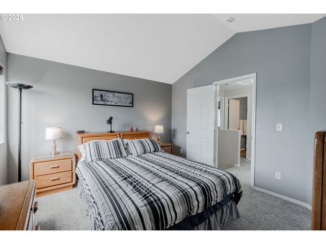 6385 Se JOHNSON St, Hillsboro, OR 97123