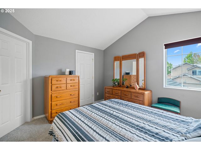 6385 Se JOHNSON St, Hillsboro, OR 97123