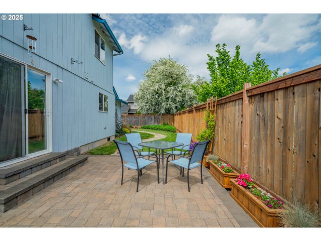 6385 Se JOHNSON St, Hillsboro, OR 97123