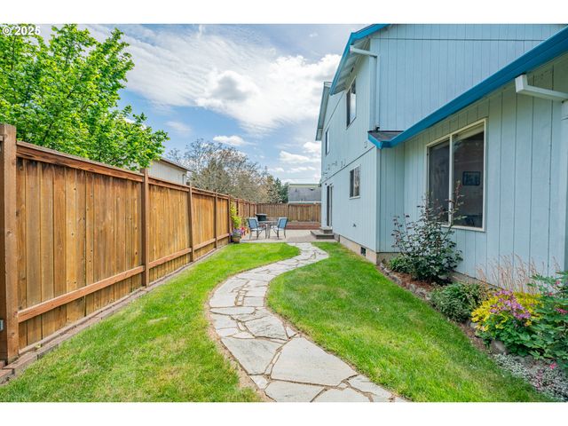 6385 Se JOHNSON St, Hillsboro, OR 97123