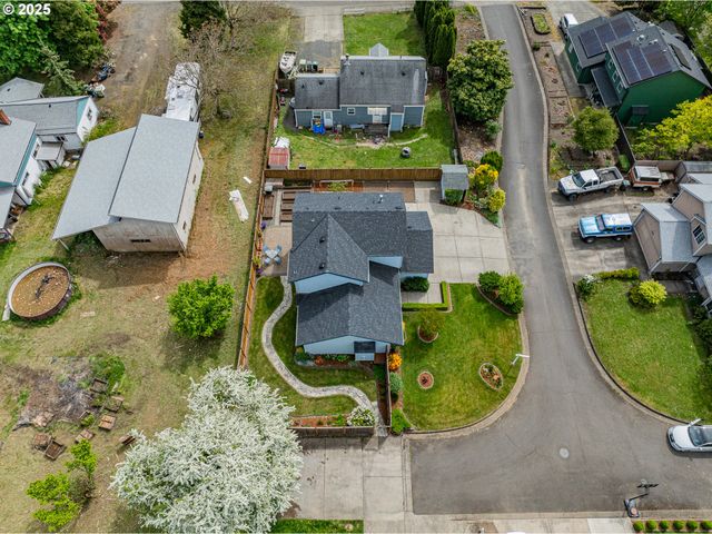 6385 Se JOHNSON St, Hillsboro, OR 97123