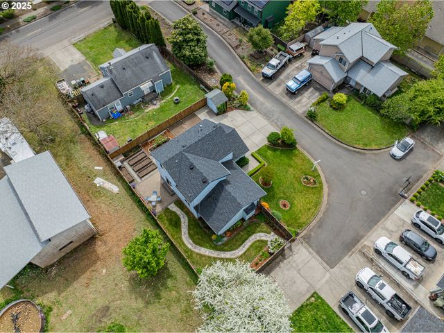 6385 Se JOHNSON St, Hillsboro, OR 97123