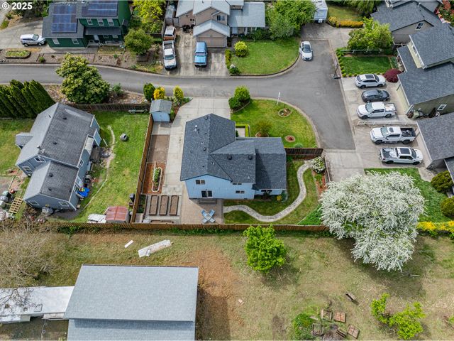 6385 Se JOHNSON St, Hillsboro, OR 97123