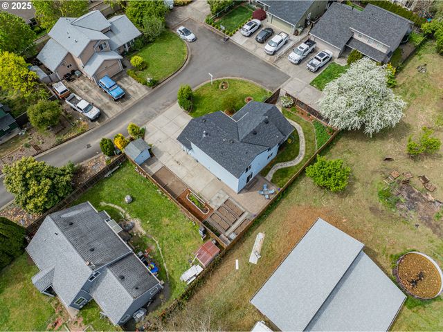 6385 Se JOHNSON St, Hillsboro, OR 97123