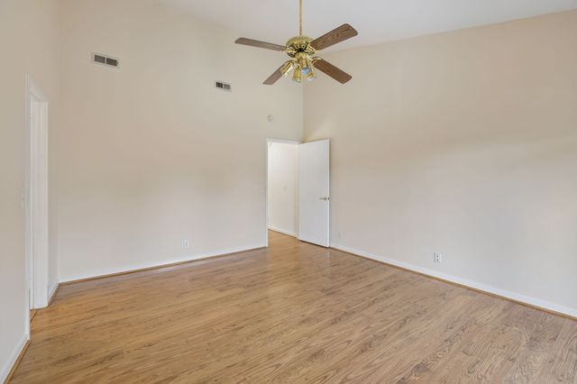767 Harpeth Trace Dr, Nashville, TN 37221