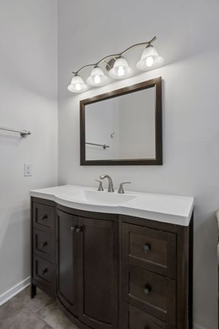 767 Harpeth Trace Dr, Nashville, TN 37221