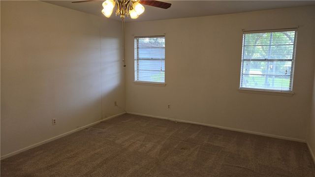 2486 Oak Park Dr, Ingleside, TX 78362