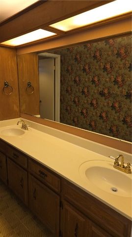 2486 Oak Park Dr, Ingleside, TX 78362