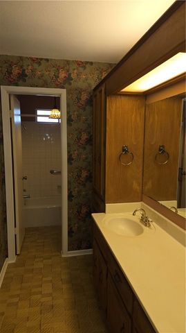 2486 Oak Park Dr, Ingleside, TX 78362