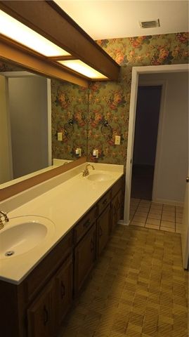 2486 Oak Park Dr, Ingleside, TX 78362