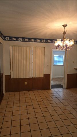 2486 Oak Park Dr, Ingleside, TX 78362
