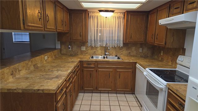 2486 Oak Park Dr, Ingleside, TX 78362