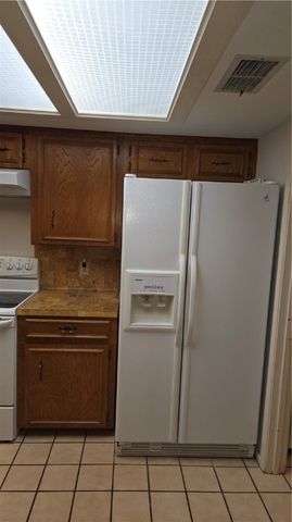 2486 Oak Park Dr, Ingleside, TX 78362
