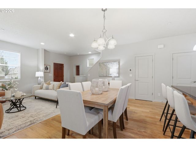 11108 Sw DAVOS Ln, Wilsonville, OR 97070