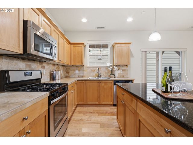 11108 Sw DAVOS Ln, Wilsonville, OR 97070